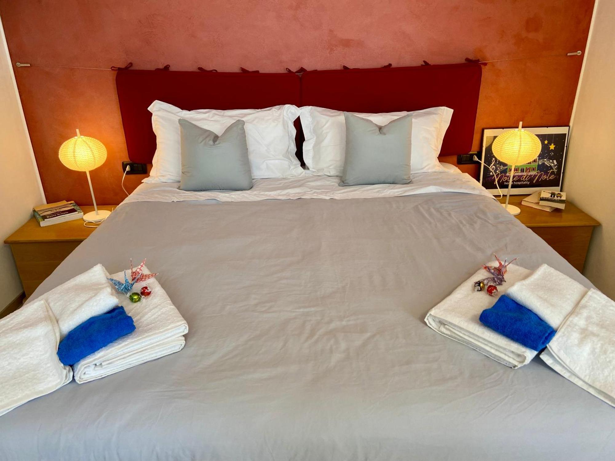 Notte Di Note - Home Hospitality 布斯托阿西齐奥 外观 照片