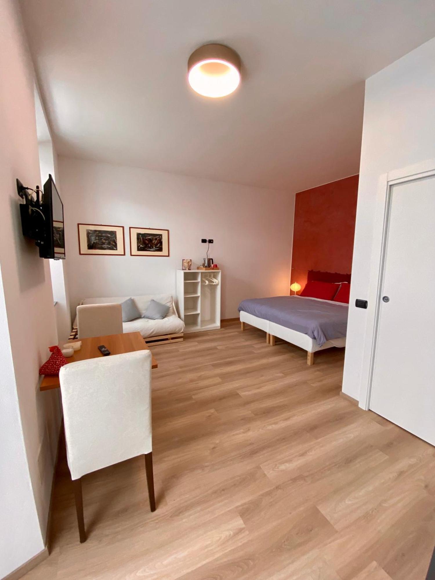 Notte Di Note - Home Hospitality 布斯托阿西齐奥 外观 照片