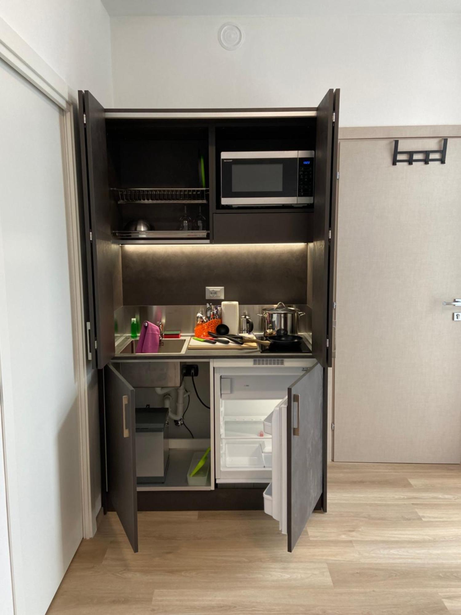 Notte Di Note - Home Hospitality 布斯托阿西齐奥 外观 照片